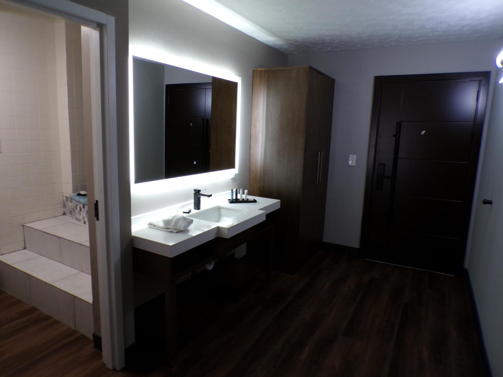 Luxor & Suites, A Travelodge By Wyndham