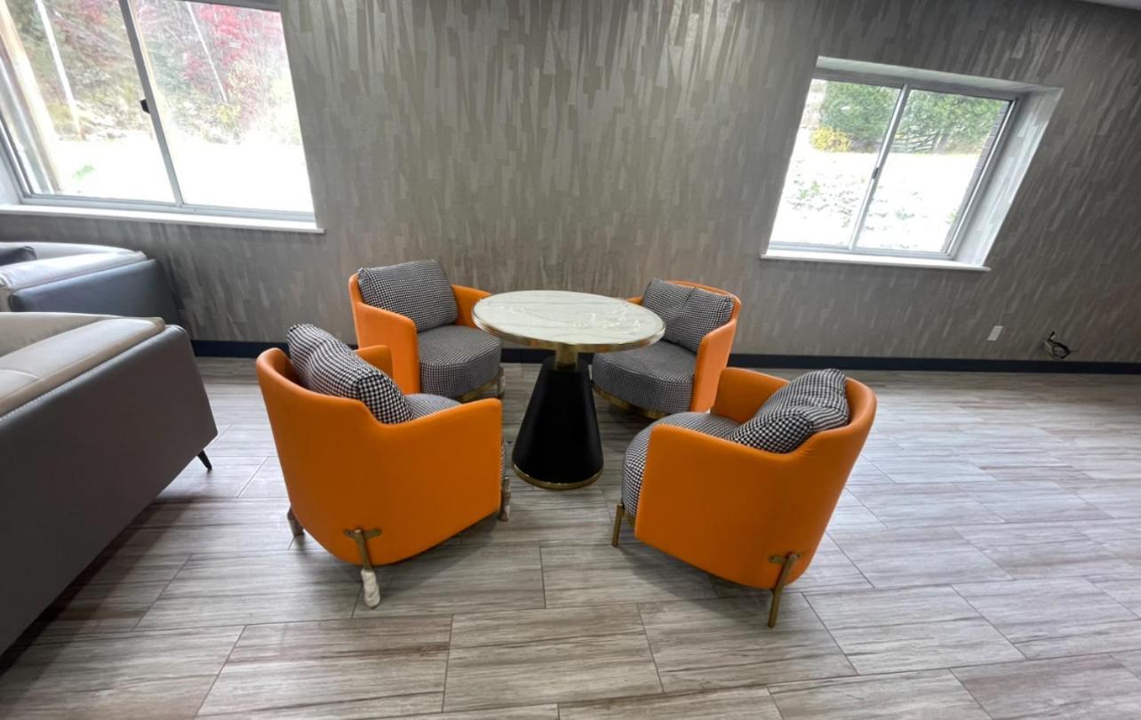 Luxor & Suites, A Travelodge By Wyndham Hotel Elkins